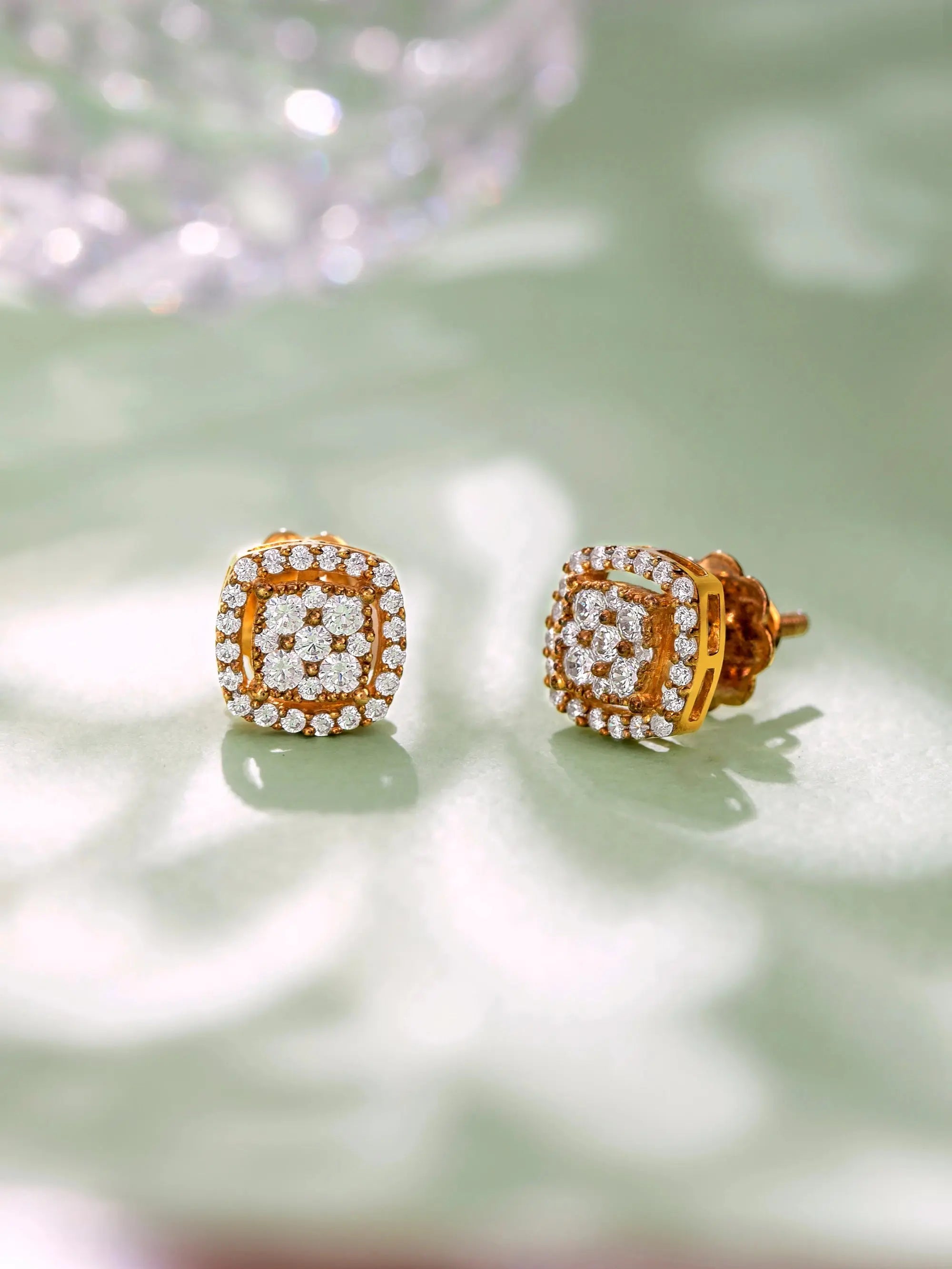CS Illusion – Square 18K gold diamond earrings by AuDiam 0.71 ct