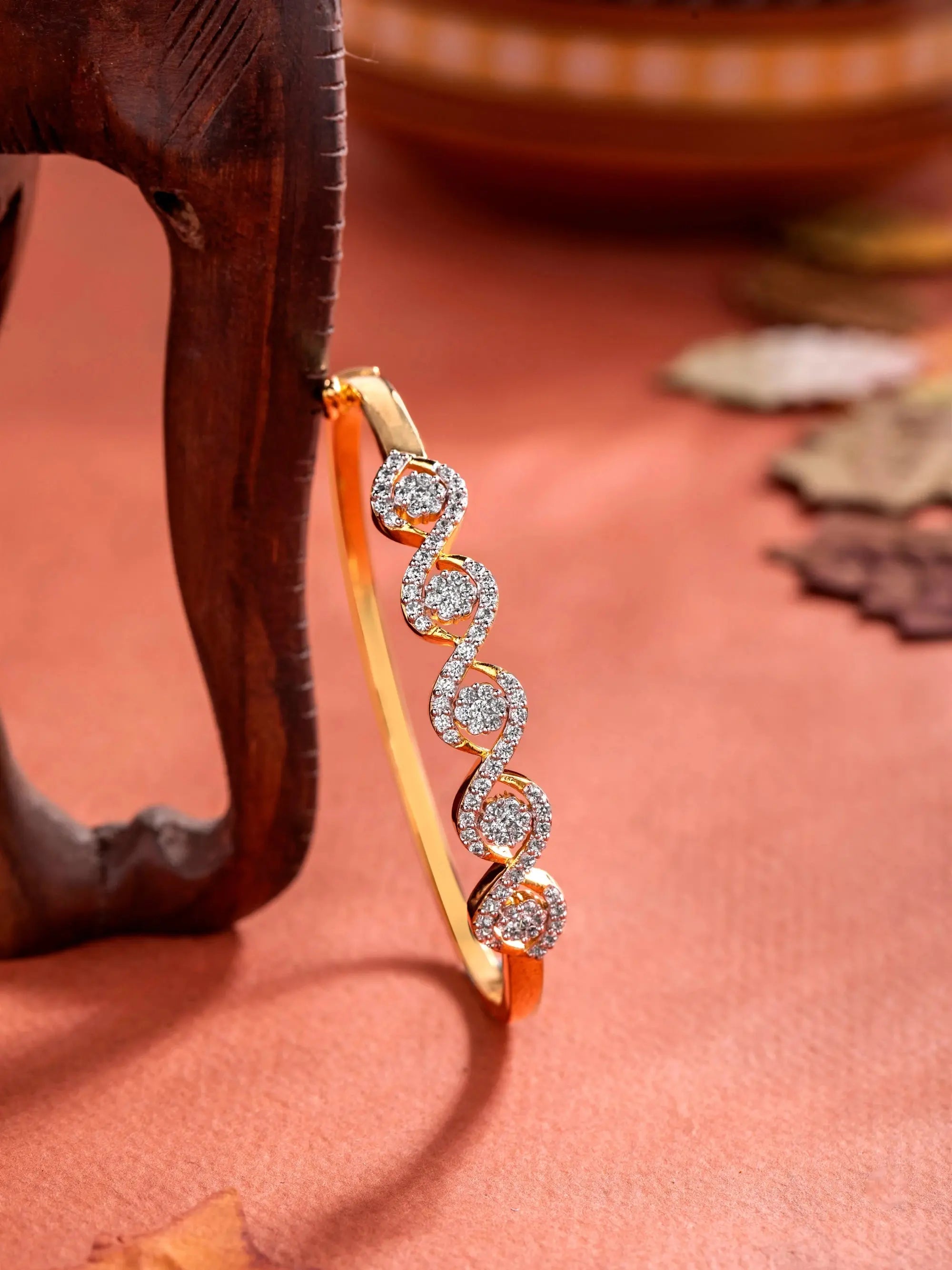DNA-Inspired Diamond Bracelet Audiam