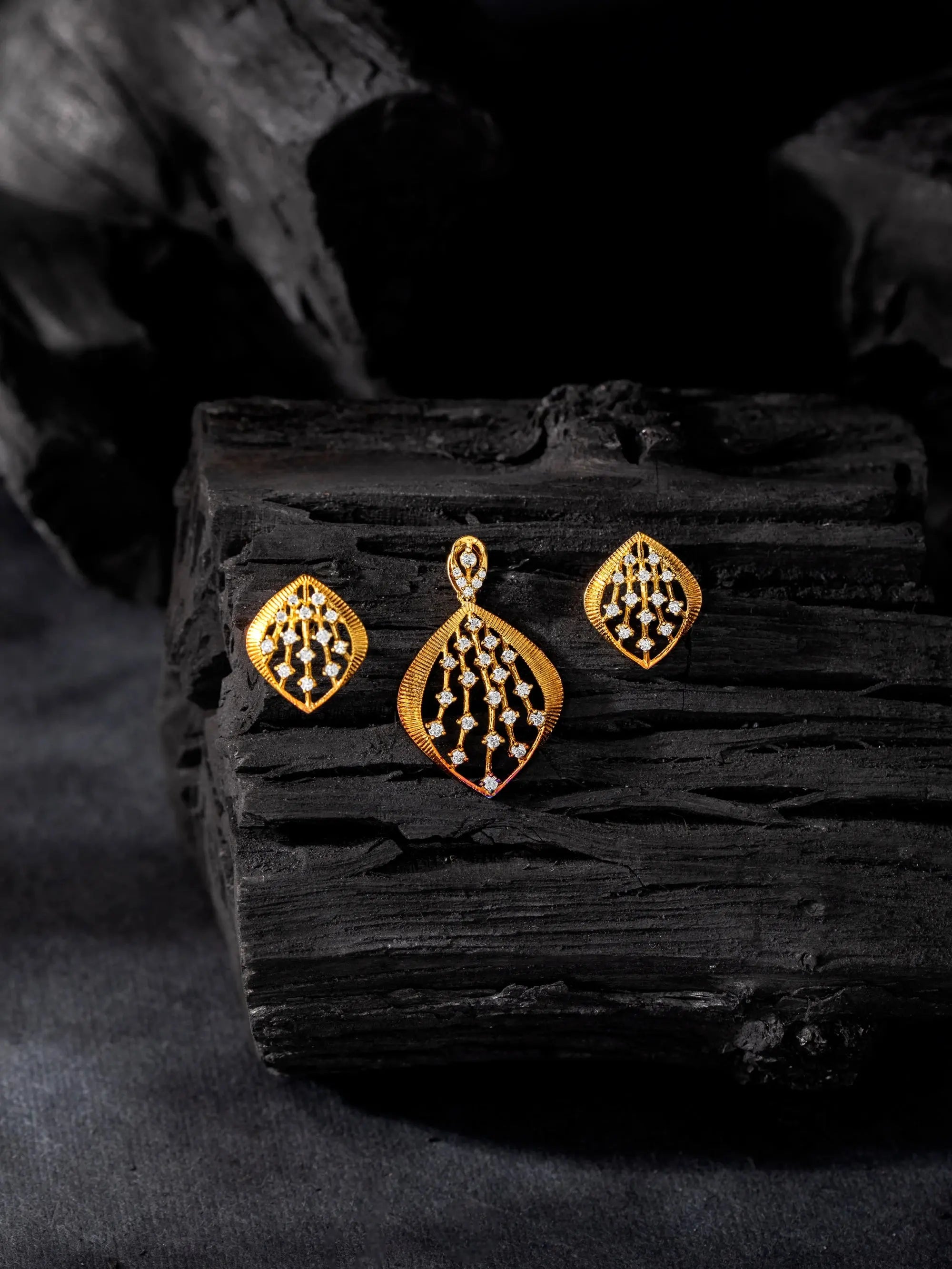 Sophisticated Diamond Web Pendant and Studs Set with Matte Finish Audiam