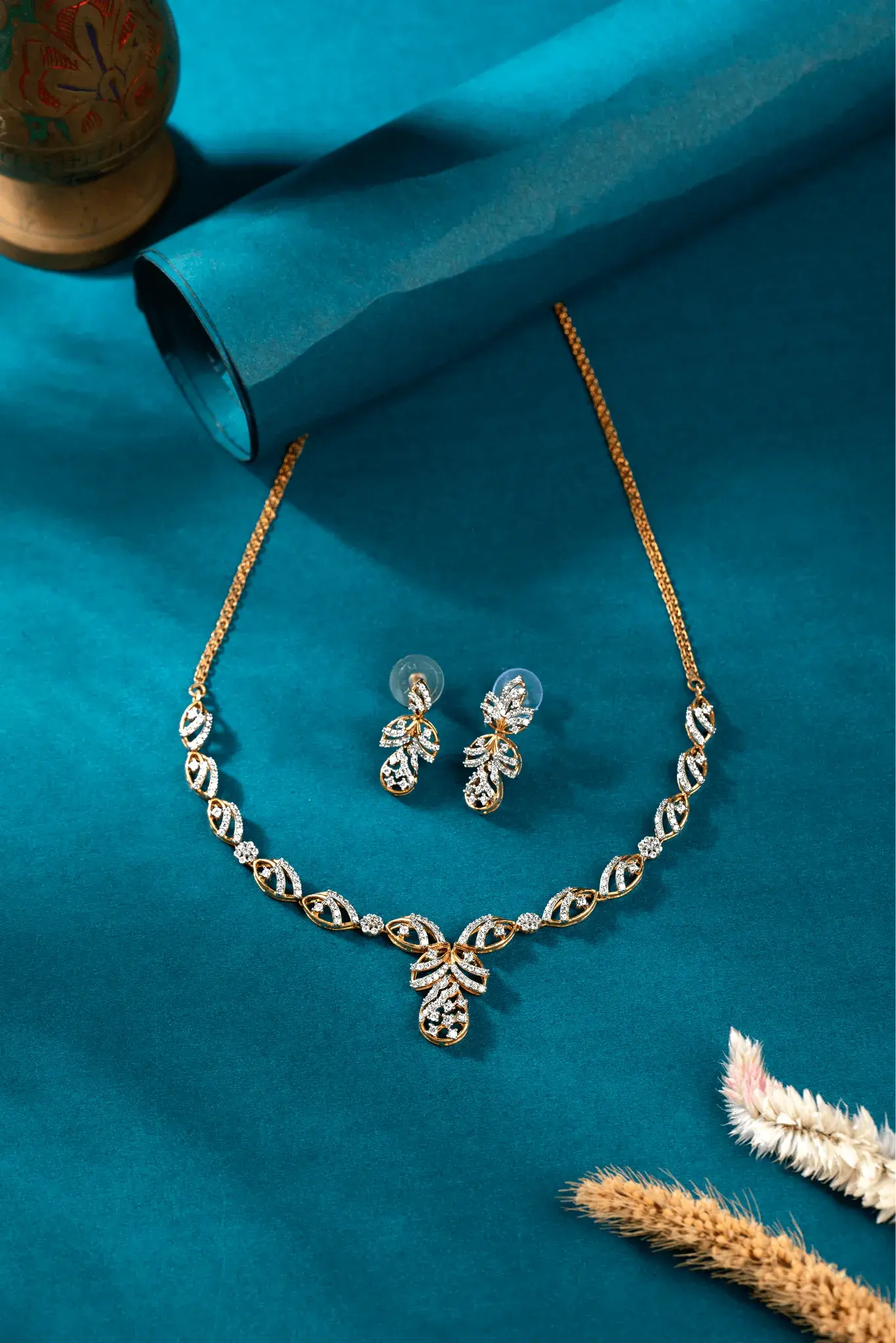 Elegant Diamond-Studded Leaf Pattern Necklace and Earrings Set 2 Audiam